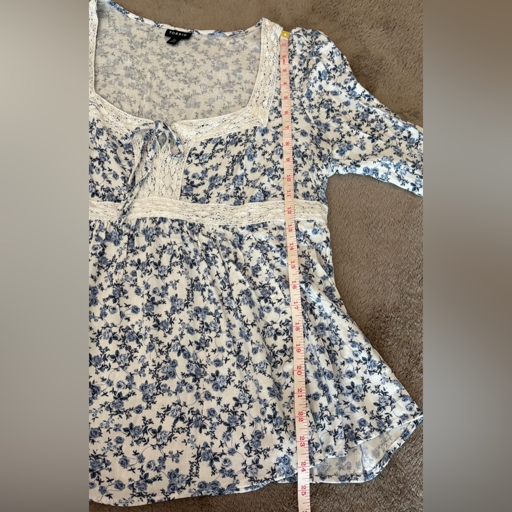 Torrid Blue Floral Blouse - Picture 5 of 8